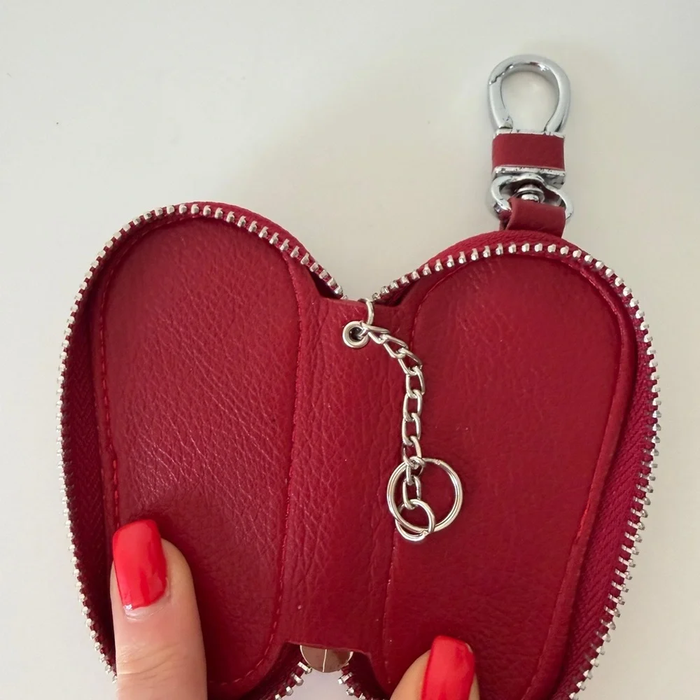 Red Leather Key Holder with Emblem - Picture 3 of 3